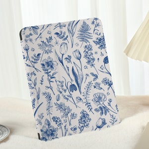 Deep Blue Flower Sea iPad Case with Pencil Holder，iPad Air 5 Case Air 3 4 Case，iPad Pro 12.9, Pro 11, 10.9, 10.5, 10.2, iPad 2022/2021