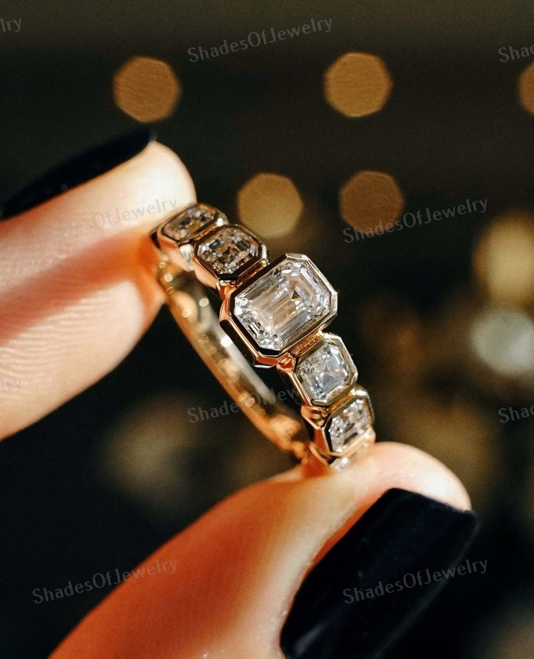 2.00カラットのラボで作られたエメラルドカットダイヤモンドと14K 