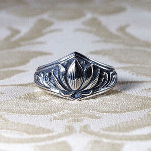 Lotus Flower Silver Ring , Symbolic Boho Spiritual Jewelry, Sterling Silver Lotus Ring, Minimalist Yoga Inspired Jewelry