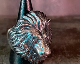Anillo de plata con cabeza de león, joyería audaz de la selva para hombre, joyería con un poderoso toque animal, anillo de león hecho a mano para hombre.