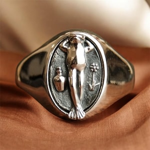 Silver Frog Ring, Handmade Animal Jewelry, Nature Lovers, Unique Amphibian Design, nature inspired, gift for her or him, Amphibian jewelry