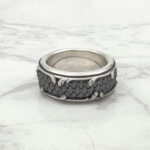 Dragon scale oxidized silver wedding band ring men, 925 sterling silver band ring, mens jewelry, engagement ring, groomsmen gift