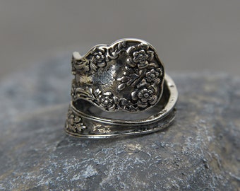 Silver Spoon Ring,Victoria Flower Spoon Ring,Vintage Spoon Ring,Adjustable Wrap around Floral Spoon Ring,Ornate Spoon Ring,Boho Flowery Ring