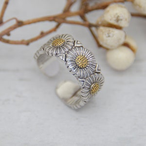 Daisy Silver Adjustable Ring,Engraved Daisy Band Ring,daisy ring,Dainty Delicate Ring,Adjustable Ring,Minimalist Ring,Gift for Her