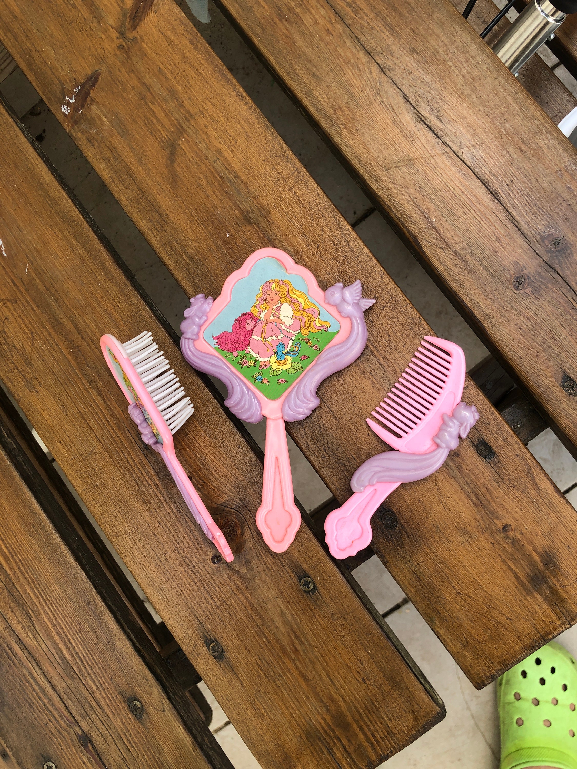 Dame Bouclelne et les mncouettes poupée