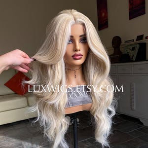 Barbie Natural Blonde T‑Part Lace Front Wig – 28” Layered Synthetic Wig with Face‑Framing Waves, Glueless, Heat‑Safe, Realistic Custom Fit