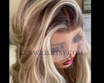 Amanda Blonde Balayage 13×4 Lace Front Perücke - 28″ Lange Wellen, Hitzebeständige Synthetische, Natürliche Haaransatz, 200% Dichte