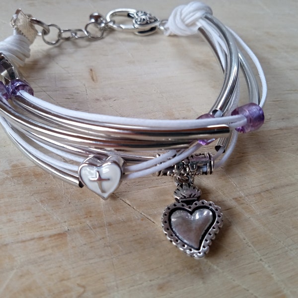 Bracelet en lin blanc croix coeur sacré-cœur violet réglable enroulé fermoir charme