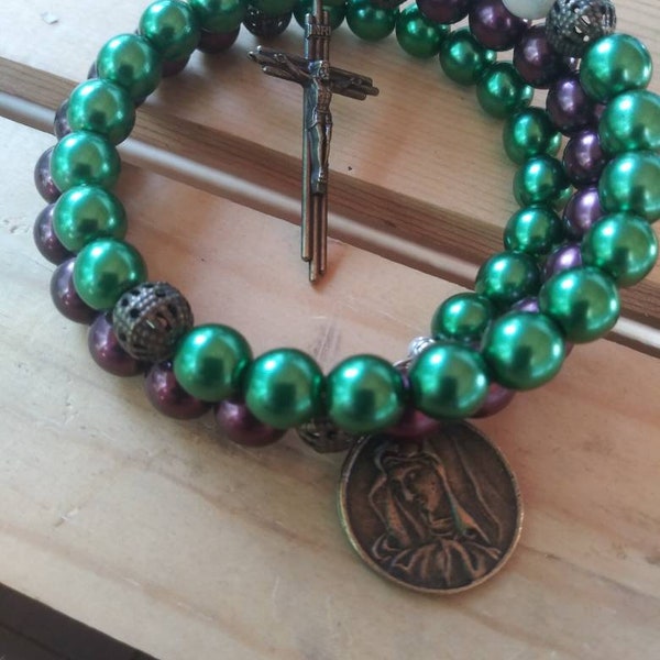 Upcycled Vintage Domina Green, White and Burgundy Rosary Bracelet One of a Kind Saint Patrick Kelly Green