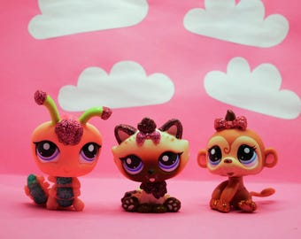 Littlest Pet Shop Cat LPS Brown with Glitter Bow #2143 Bron Baby Monkey #2346 Pink Glitter Caterpillar #2145 Vintage Nostalgia Toy