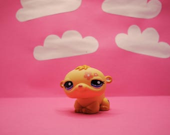 Littlest Pet Shop Pink Otter #2039 Hamster with Flower #2040 Vintage  Nostalgia Toy LPS