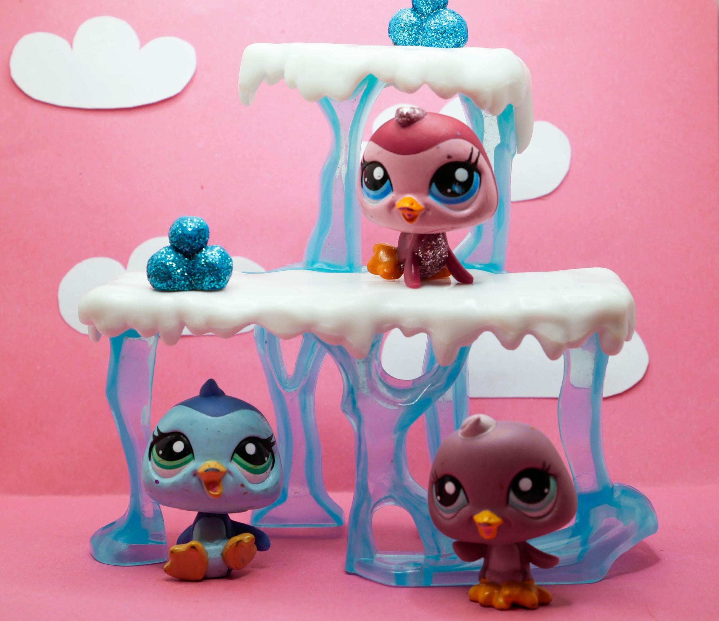 Authentic Littlest Pet Shop #2322 Baby Penguin / Original Hasbro LPS