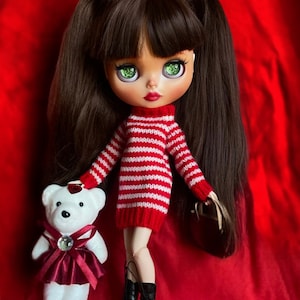 Custom ooak  blythe doll with hand made eye chips with extra presents + extra hands + free shipping