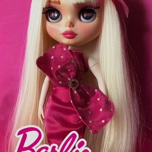 Barbie blythe doll with extra gifts + extra hands + free shipping included