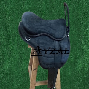 Handmade Treeless Freemax Horse Black Saddle 12 inch to 19 inch Handle With Matching Girth Free Ship.
