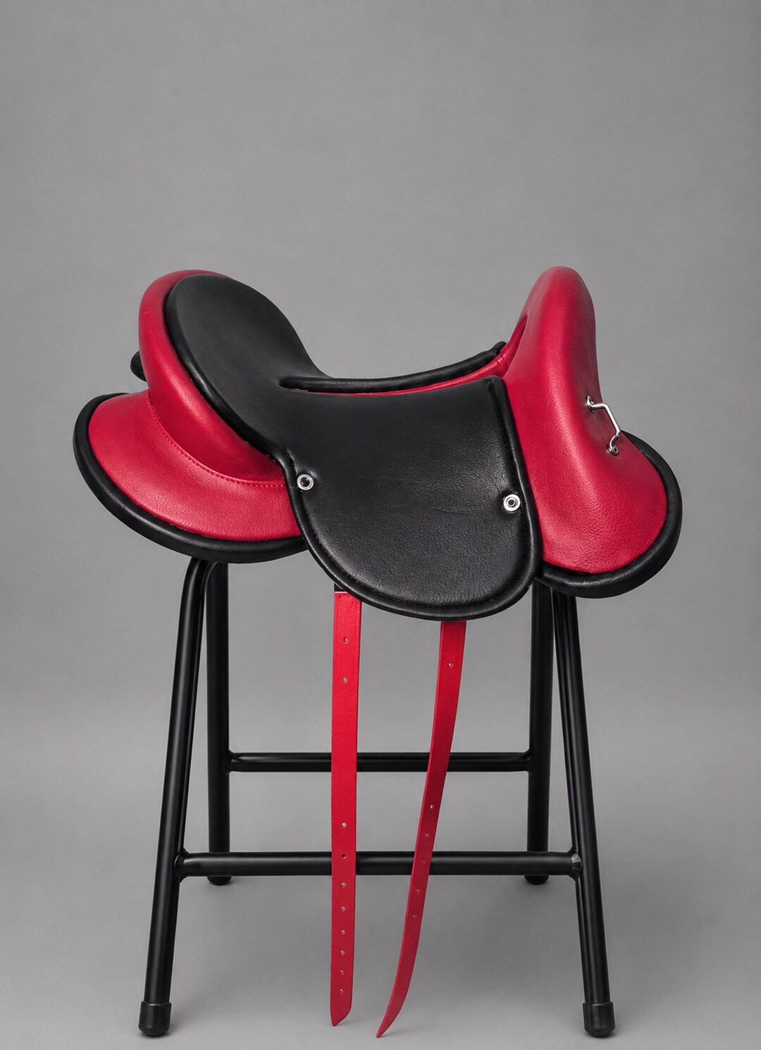 Eye-catching Red & Black Synthetic Endurance Saddle Padded Seat Size 15 ...