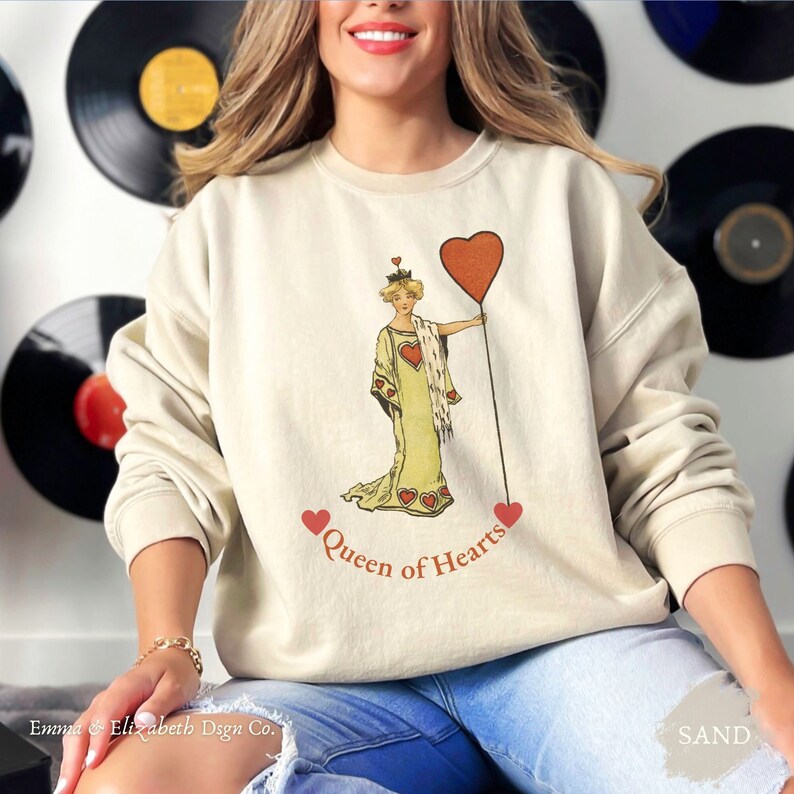 Queen of Hearts Crew Neck Fleece Sweatshirt - Black main image 0