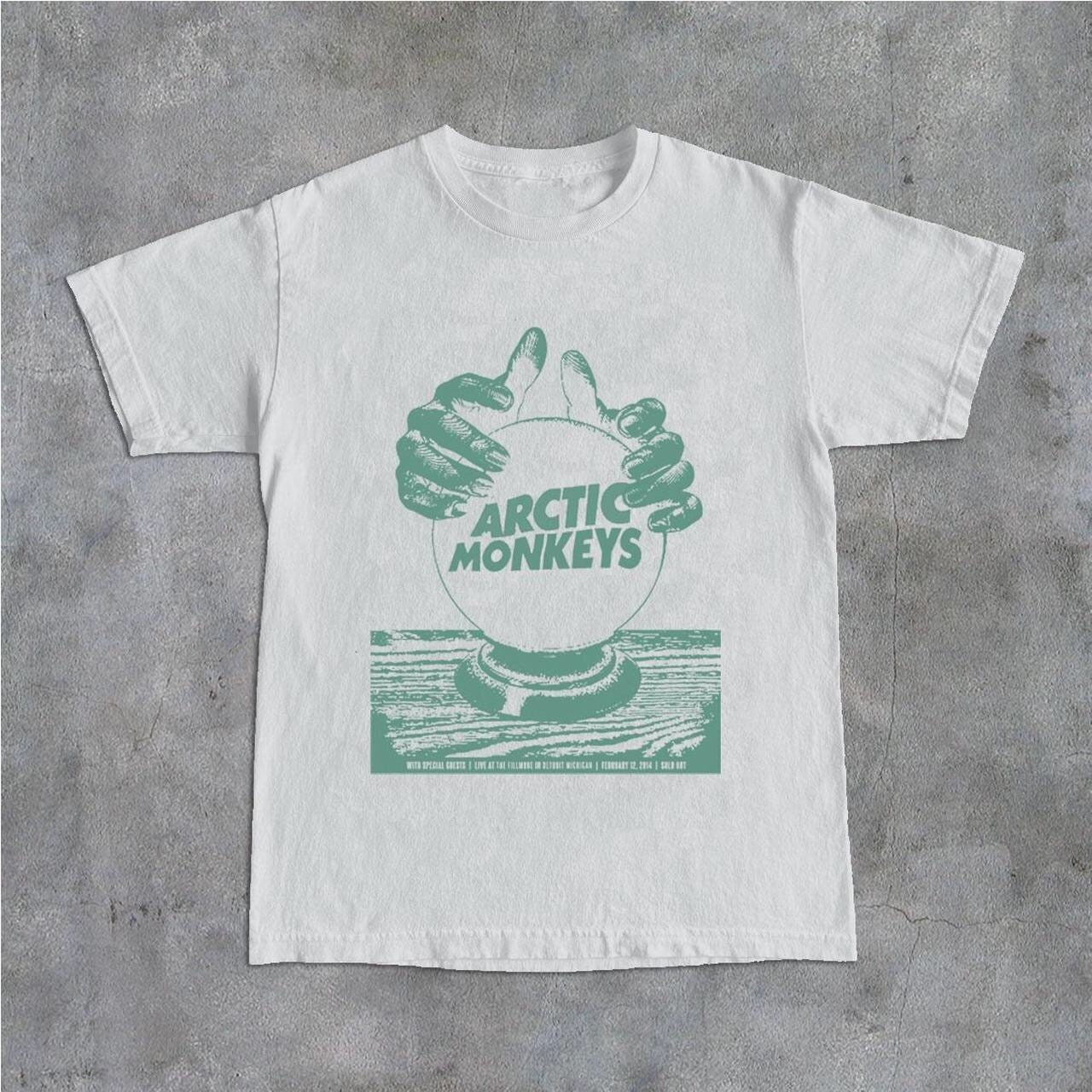 Discover Vintage Grafik Arctic Monkeys Globe T-Shirt