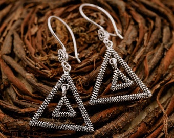 Filigree 925 Sterling Silver Double Triangles Earrings in Snail Pattern. Oxidized. Everyday Wear Gift Idea for Her Ethnic Elegant Jewelry