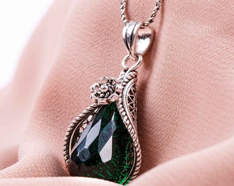 Filigree 925 Sterling Silver Calla Lily Pendant with Synthetic Emerald Stone. Oxidized. Everyday Wear Gift Idea for Her Ethnic Elegant