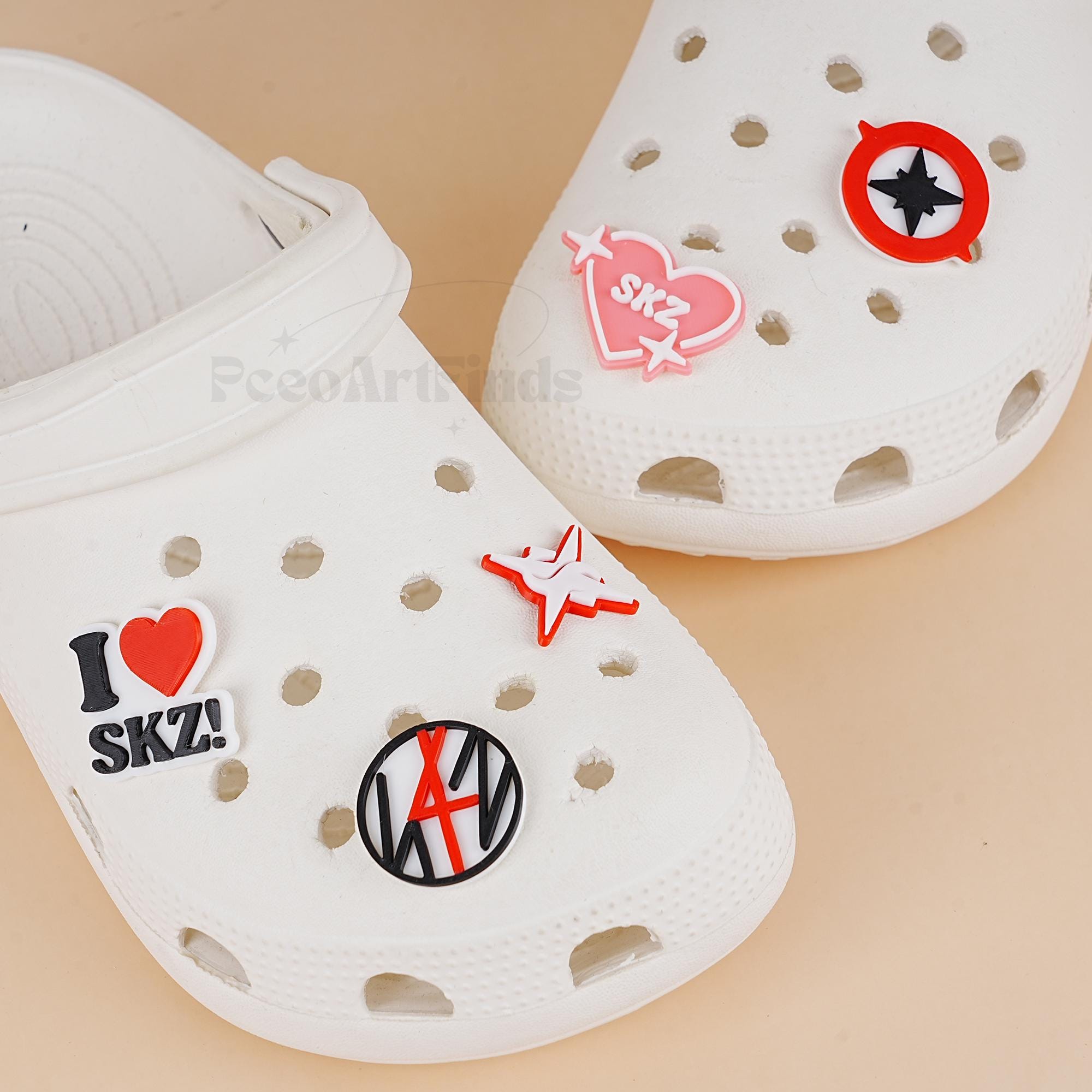Crocs LE SSERAFIM 5PACK JIBBITZ ル セラフィム Le Sserafim Croc