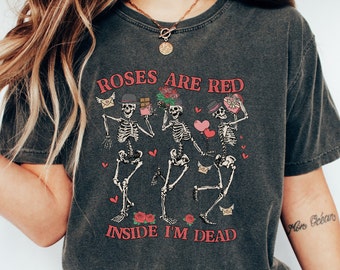Dancing Skeletons Valentine&#39;s Day T-shirt: Gothic Vintage Style Comfort Colors Tee