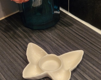 Portavelas de mariposa blanca