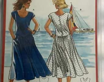 Vintage. Vintage 70s. Store - Burda package, 2 sewing patterns, paper, dress models, for women French, English tutorials