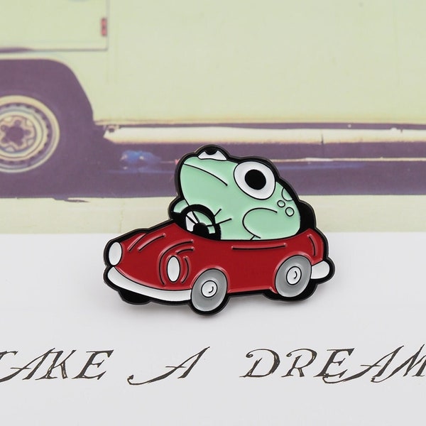 Funny Frog Car Pin Frog Brooch Badges Animal Enamel Pin