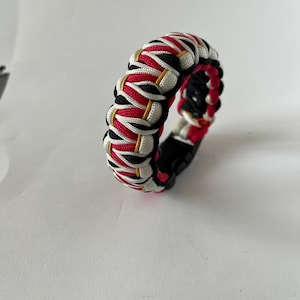 Manchester United 550 paracord bracelet, Premier league, fashion, unisex, handmade, Manchester United gifts, Mens gifts