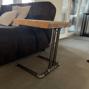 Height-adjustable, C-shaped side table, sofa side table, coffee table, wooden side table, laptop stand, solid, wood, reclaimed wood, pipe