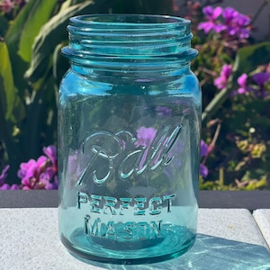 Blue Ball Mason Jar |  Vintage Canning Perfect  Pint (1920-30s) 16 oz