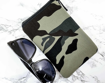 Camo Print Eyeglass Case: Sunglasses Sleeve for Large Frames, Zippered and Padded