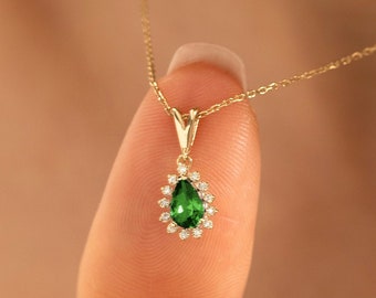 Dainty Diamond Emerald Necklace for Women | 14k Solid Gold Pendant Chain | Pear-Shaped Emerald Gemstone Necklace | Teardrop Emerald Pendant