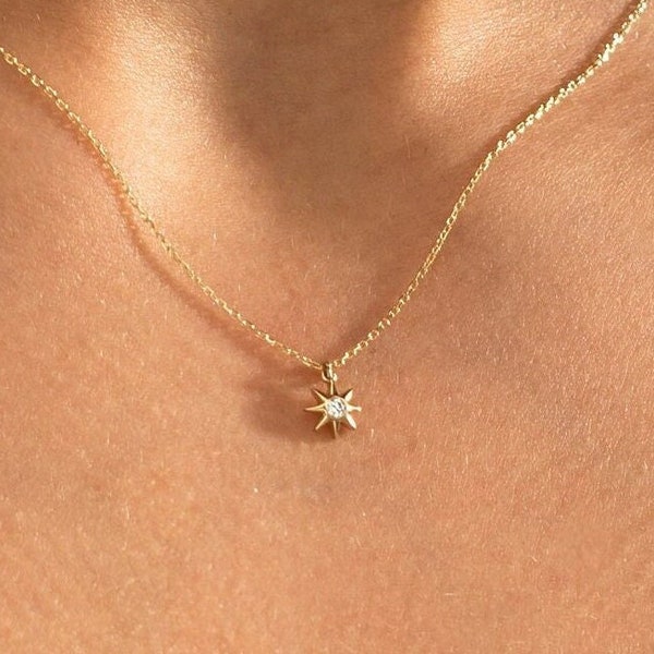 Diamanten zonketting | 14k Solid Gold Sunburst hanger cadeau voor moeder | Minimalistische kleine zon charme Prom sieraden | Kerstcadeau voor vrouwen