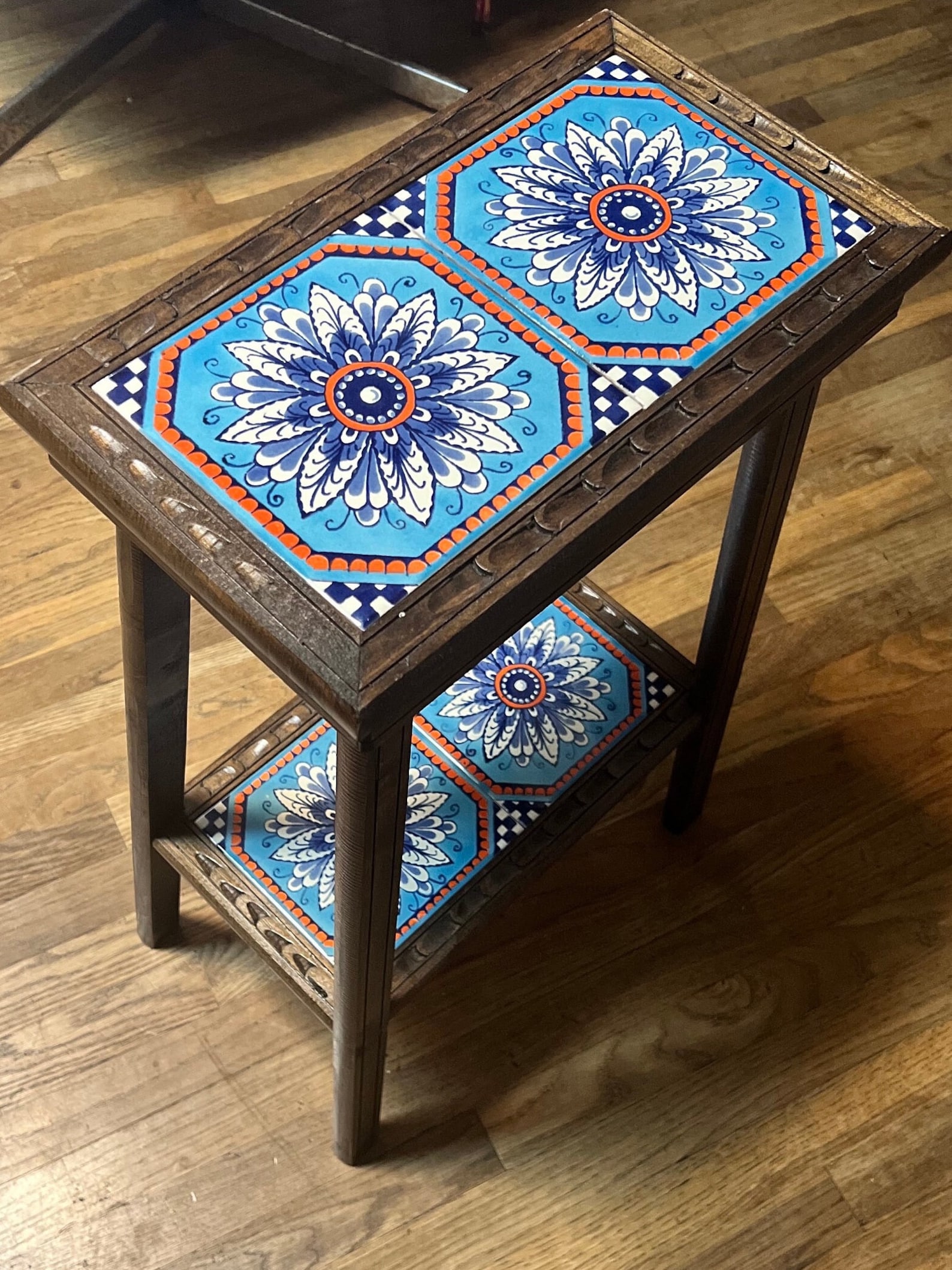 End Table / Plant table / Hand painted Mexican TIle