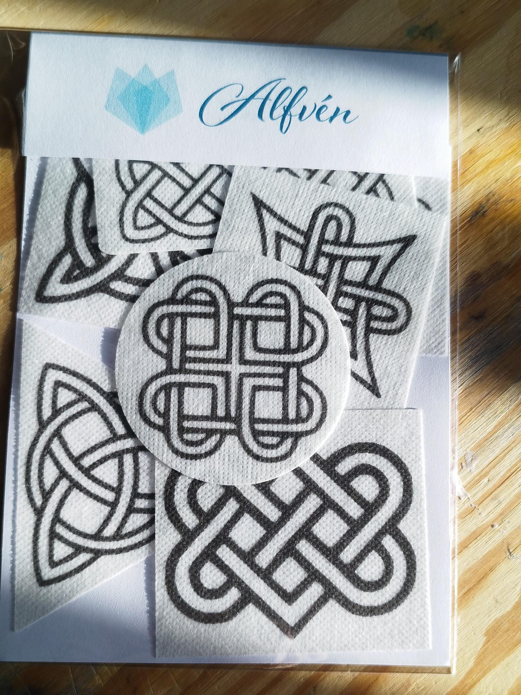 Celtic Love Knot Art UK