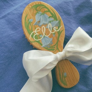 Custom Hand-painted Keepsake Hairbrush Children&#39;s Bamboo Baby Brush Nursery Decor Welcome Baby Gift
