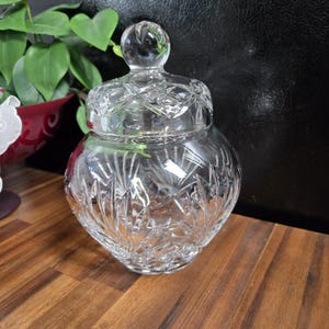 Vintage Crystal Ginger Jar with Lid: Elegant Cut Glass Collectible