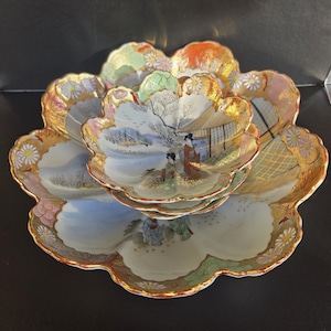 Marked Satsuma Scallop Bowls: Japanese Pottery with Gold Rim