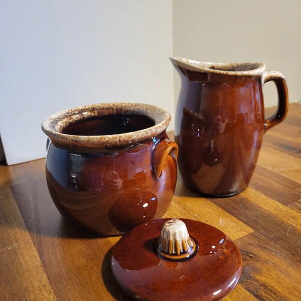 Hull Brown Drip Creamer and Sugar Set