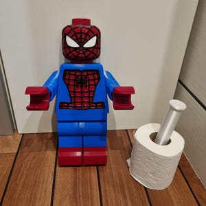 Personaggio grande mattone carta igienica gigante Marvel Avengers Spiderman idea regalo
