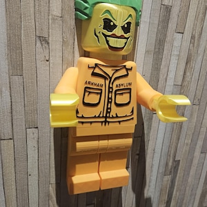 Personaggio big brick gigante di carta igienica joker batman arkham idea regalo