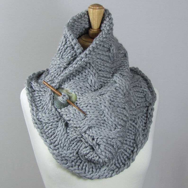 Comfy warm stylish cowl image 5