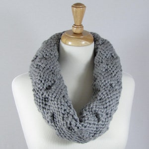 Comfy warm stylish cowl image 3