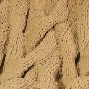 Super soft warm chenille chunky cable throw Wheat