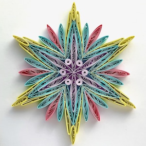 Stella di carta da 3,9", arte quilled, fiocco di neve quilled, ornamento natalizio, decorazione natalizia, arte sospesa, mandala quilled, arte 3D, arte di carta