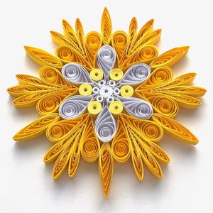 Stella di carta da 3,7", arte quilled, fiocco di neve quilled, ornamento natalizio, decorazione natalizia, arte sospesa, mandala quilled, arte 3D, arte di carta