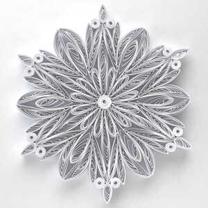Stella di carta da 3,5", arte quilled, fiocco di neve quilled, ornamento natalizio, decorazione natalizia, arte sospesa, mandala quilled, arte 3D, arte di carta