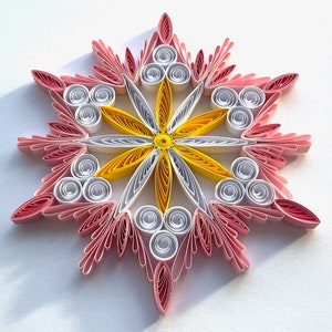 Stella di carta da 4,3", arte quilled, fiocco di neve quilled, ornamento natalizio, decorazione natalizia, arte sospesa, mandala quilled, arte 3D, arte di carta